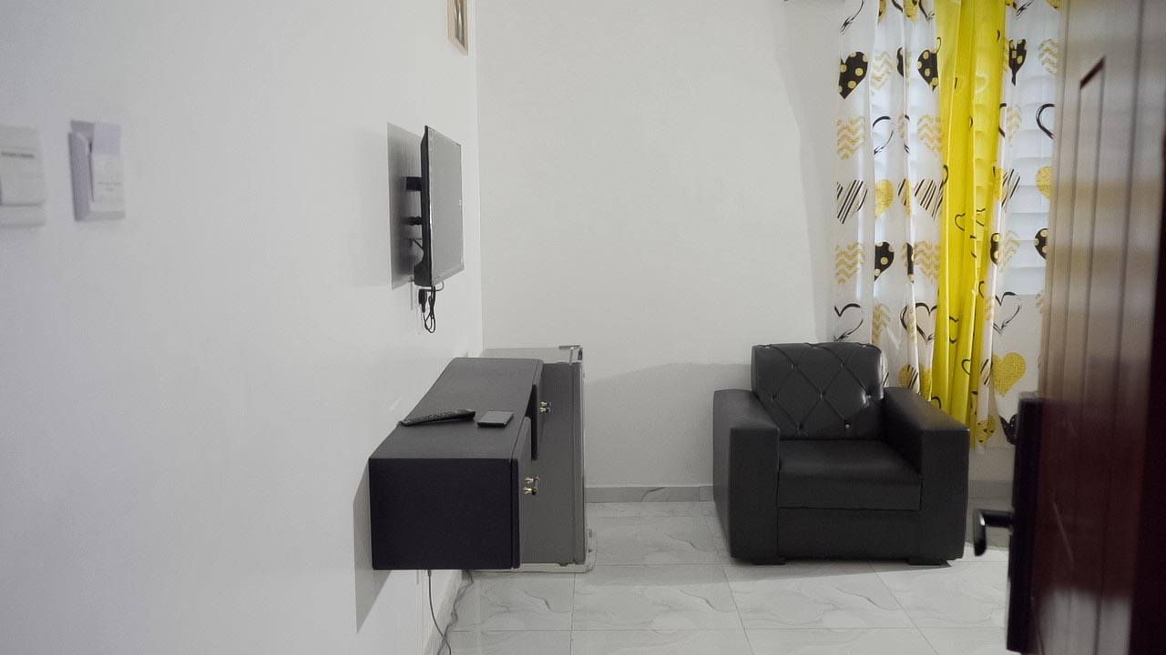 S room 102